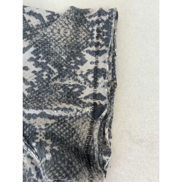 Snake Print Short Sleeve Free People Medium Gray Shirt Oversized Tourist - Picture 5 of 9